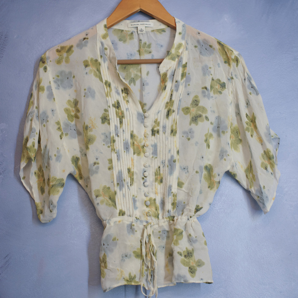 Banana republic sheer floral button blouse